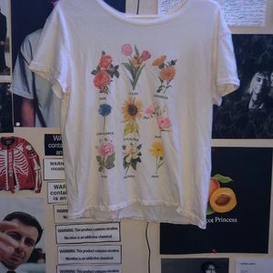 T-shirt w flowers 🌸🌼🌺